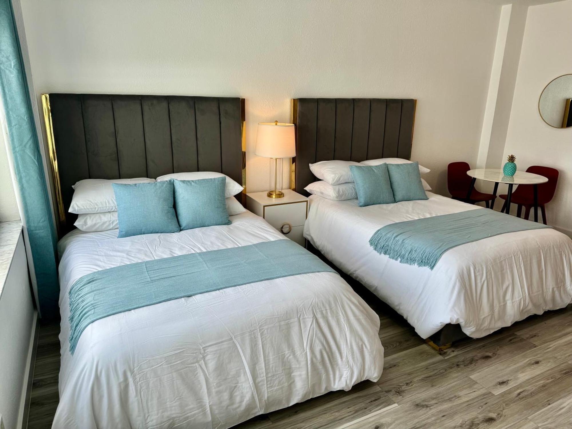 Directly On The Beach With Pool & Ocean View Miami Beach Exterior photo