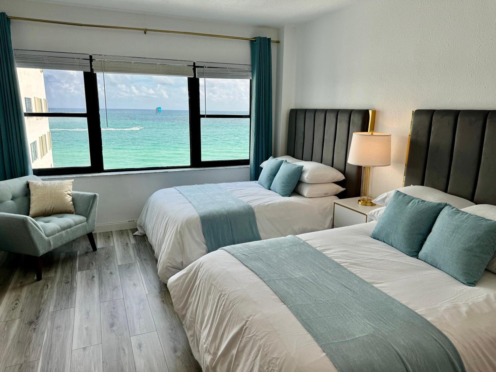 Directly On The Beach With Pool & Ocean View Miami Beach Exterior photo