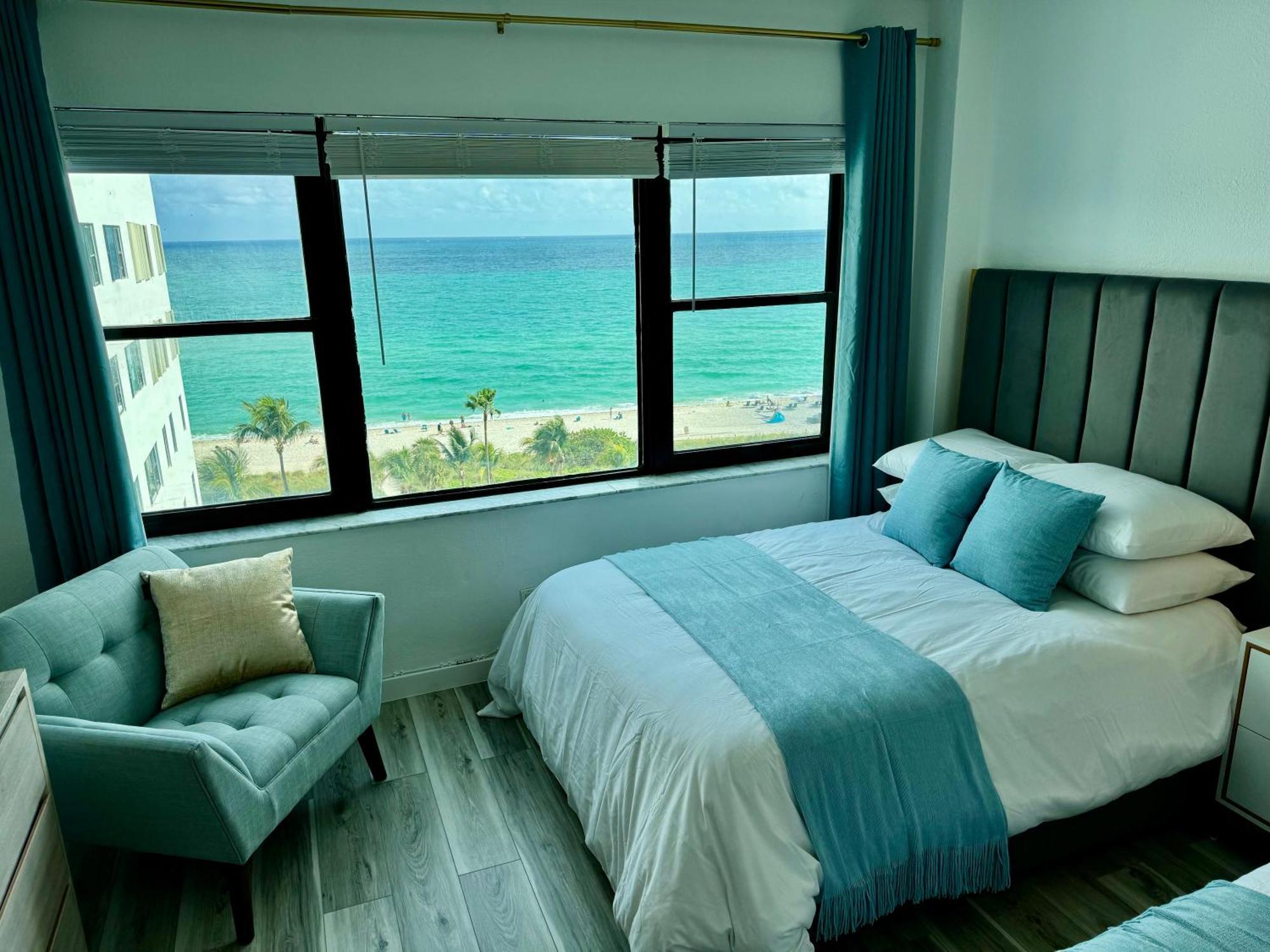 Directly On The Beach With Pool & Ocean View Miami Beach Exterior photo