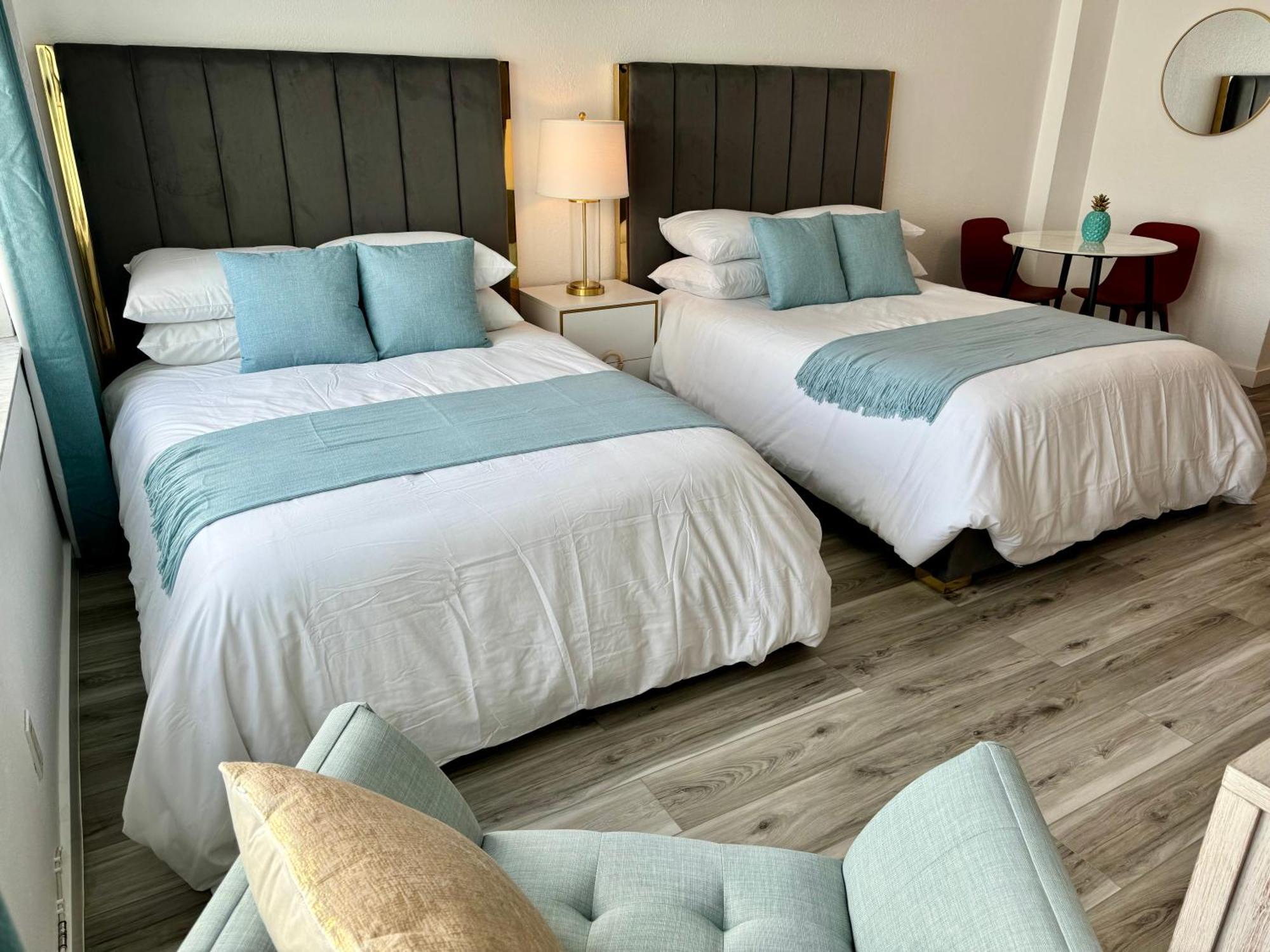 Directly On The Beach With Pool & Ocean View Miami Beach Exterior photo