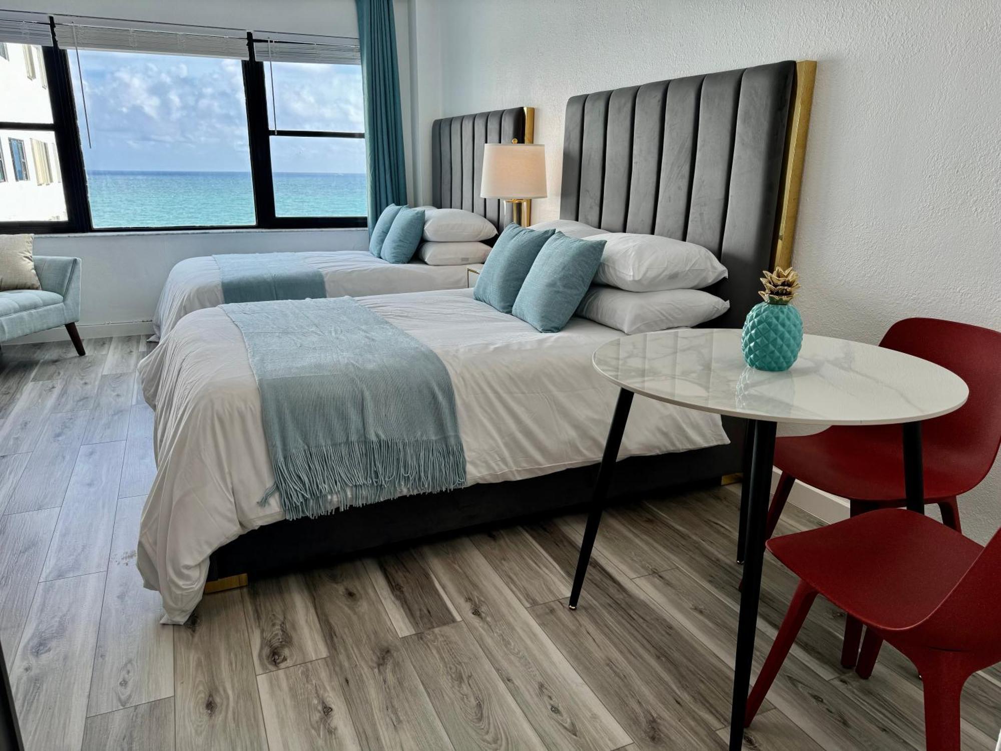 Directly On The Beach With Pool & Ocean View Miami Beach Exterior photo