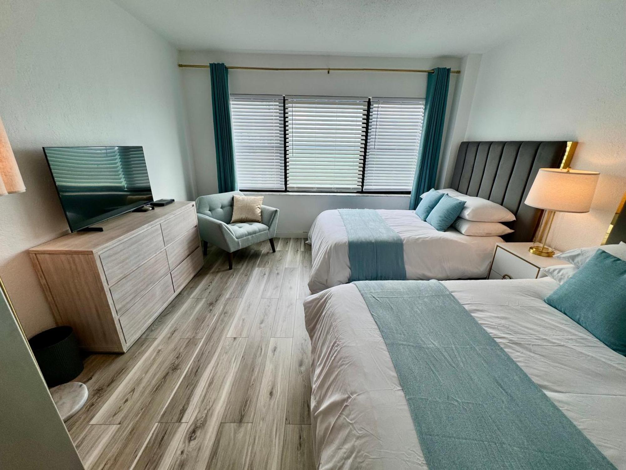 Directly On The Beach With Pool & Ocean View Miami Beach Exterior photo