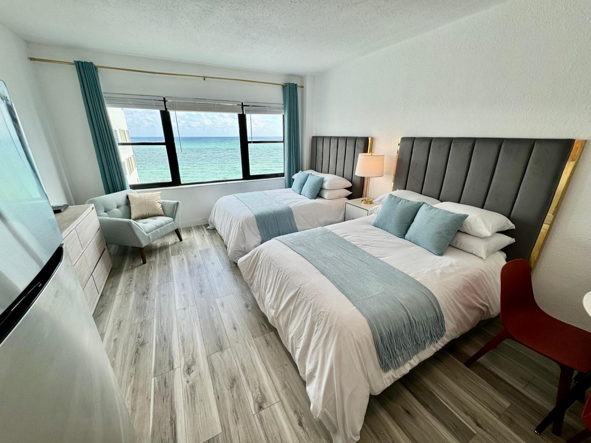Directly On The Beach With Pool & Ocean View Miami Beach Exterior photo